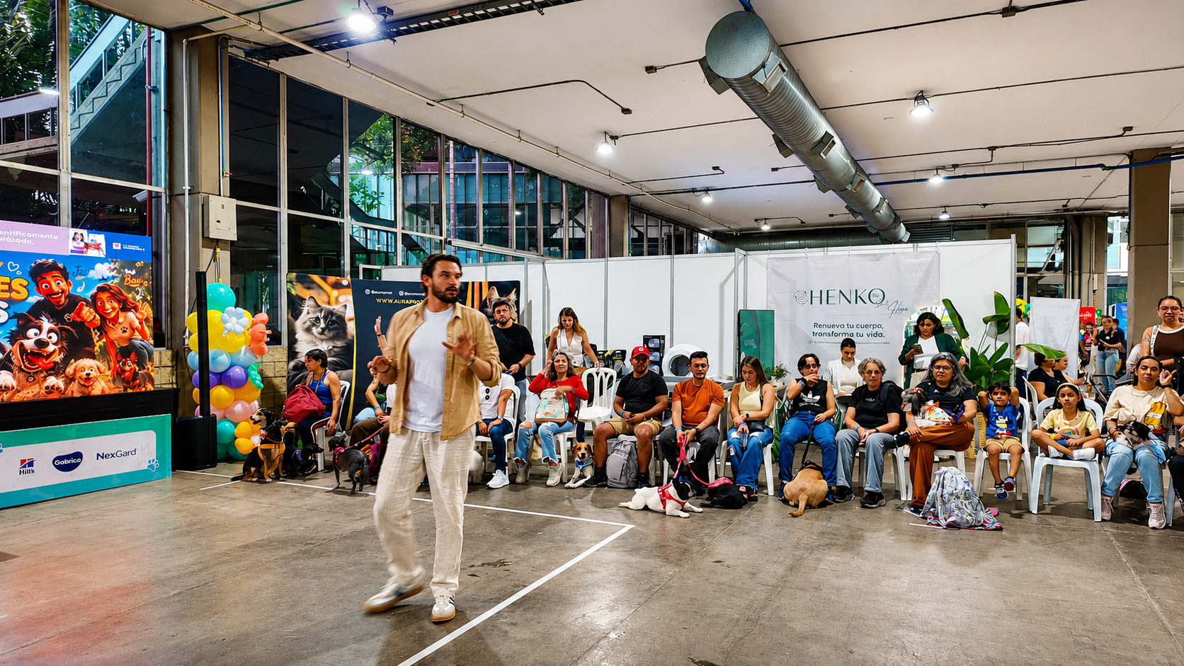 Mascota disfrutando de FamyFest